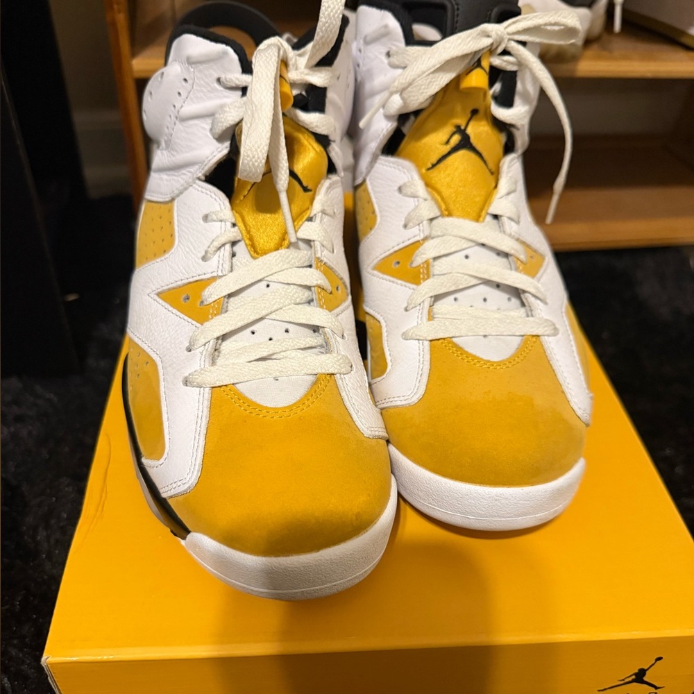 Air Jordan 6 retro canary size 8.5